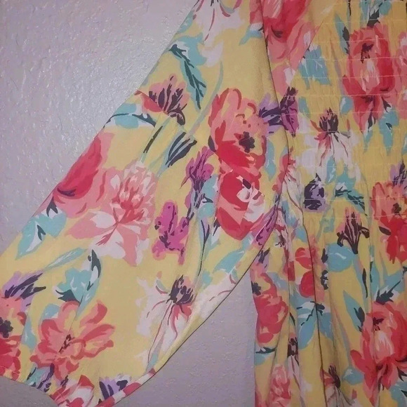 Intro. Heart Women 1X Plus Shirred Button Down Blouse EUC Yellow Coral Pink Blue - Picture 5 of 8